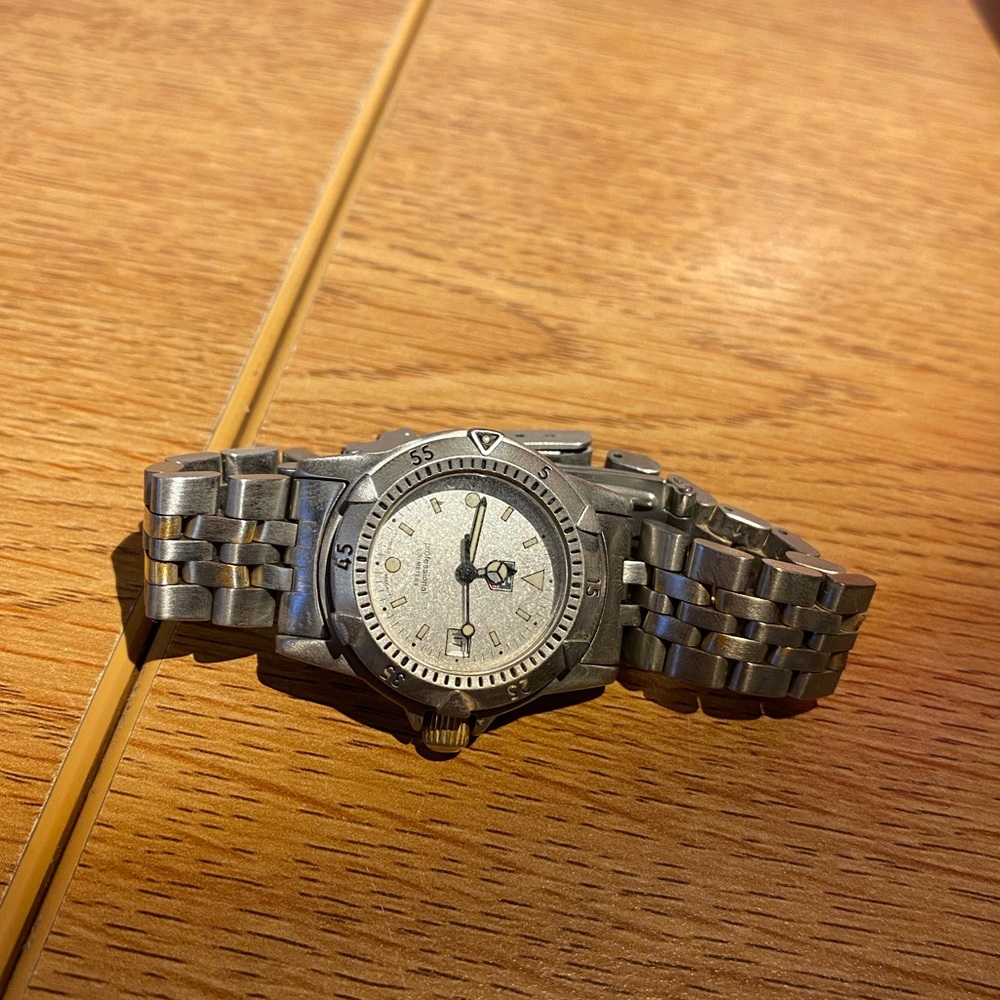 TAG HEUER PROFESSIONAL LADIES WATCH